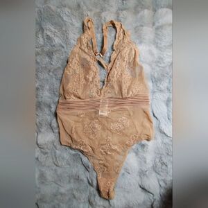 Reiss Lace Halter Bodysuit in Nude Sz L Preloved With Small Hole
